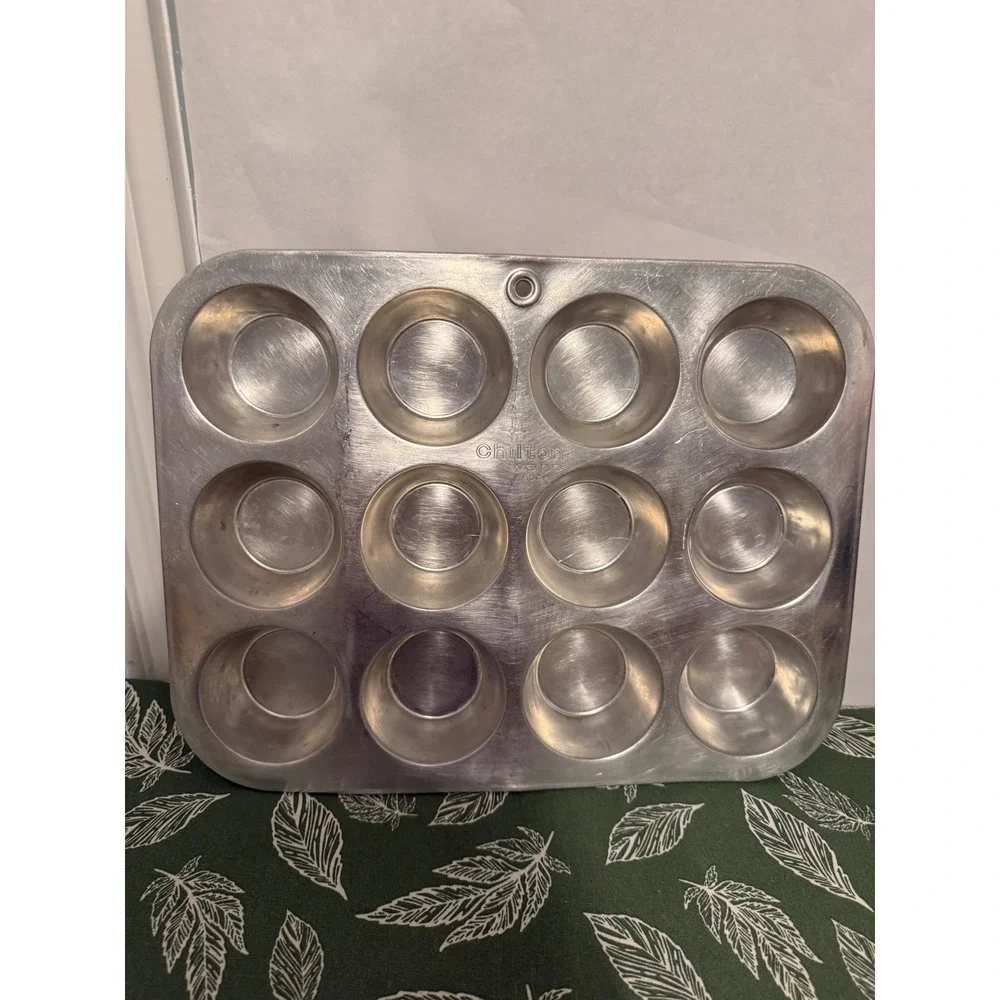 Chilton Ware Vintage Aluminum 12 Cup Muffin Pan Cupcake Tin 604-1 Made in USA